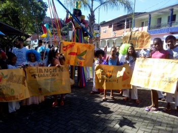 Crianças do Cajun Nova Palestina na campanha contra o trabalho infantil