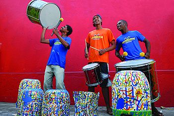Núcleo Afro Odomodê - Instrumentistas e instrumentos de percussão