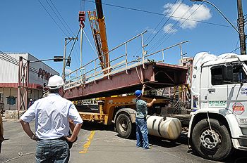 Retirada Passarela Avenida Fernando Ferrari