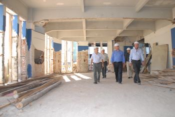 Prefeito visita obra do Centro Cultural Sesc Glória