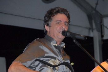 Carlos Papel, canto