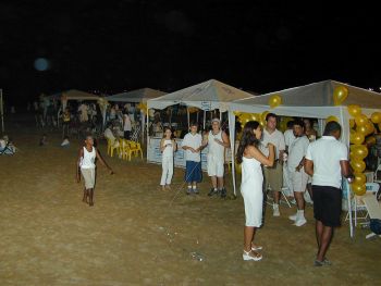 Tendas na Praia de Camburi