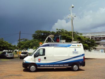 lateral do carro de videomonitoramento