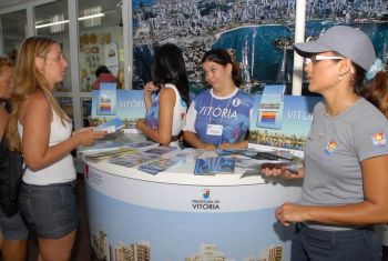 Navio Grand Mistral inaugura temporada de cruzeiros marítimos em Vitória