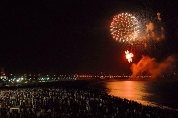 fogos na praia de Camburi