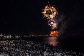 fogos na praia de Camburi