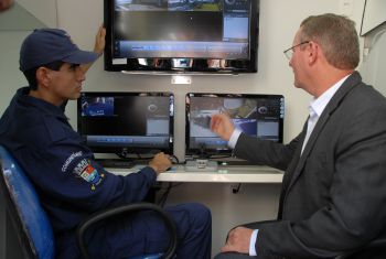 Lançamento do carro de vídeo monitoramento móvel