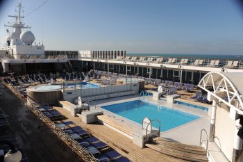 Piscina do navio Grand Mistral