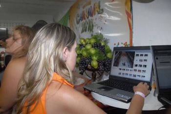 Foliã acessando o site da PMV