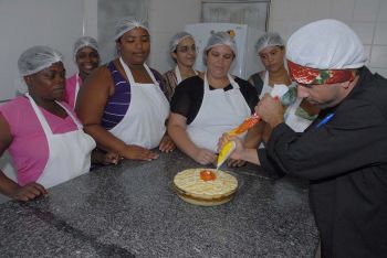 curso de sopas, caldo e polentas na Unidade de Inclusão Produtiva de São Pedro