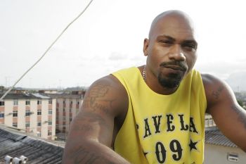 O rapper MV Bill, que faz show na Estação Porto