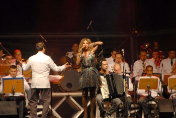 Show da cantora Elba Ramalho na Praia de Camburi - 2010