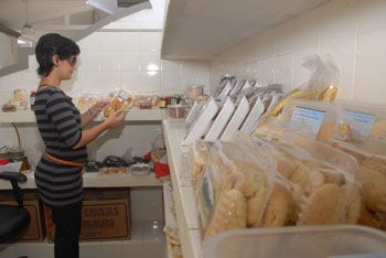 Estante da Economia Solidária do Mercado São Sebastião