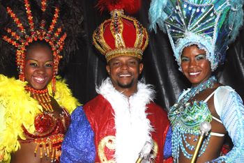 Família Real, durante o show da cantora Cyara, na Pça Costa Pereira - Carnaval - 05-03-2011