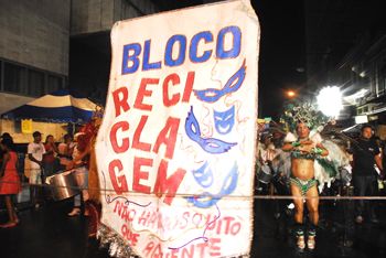 Bloco Reciclagem, na Av. Jerônimo Monteiro - Carnaval 07-03-2011