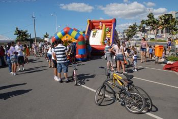 Rua de Lazer na Praia de Camburi