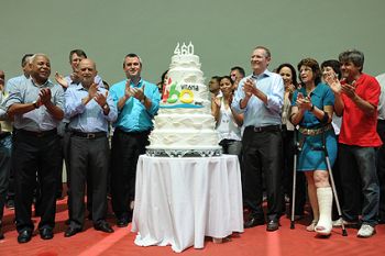 Rita Bolos - Bolo de aniversário simples adolescente