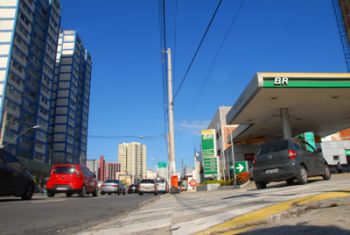 Acesso à Posto de Gasolina