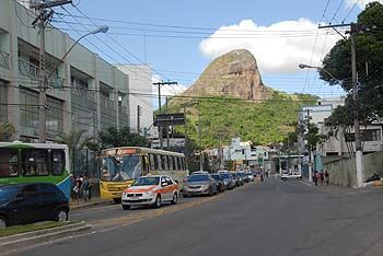 Rua Oto Ramos até a Praça Vicente Guida