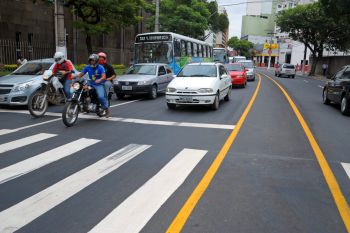 Sinalização horizontal na Avenida Princesa Izabel