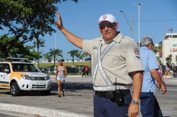 Moradores denunciam estacionamento irregular em dia de jogo no