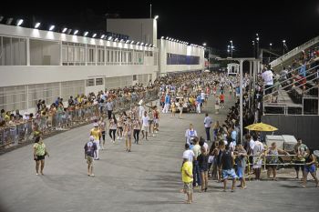 Carnaval - Escola Novo Império desfila em seu ensaio técnico no Sambão do Povo
