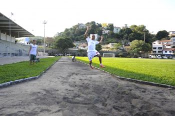 Escola de Atletismo no IFES