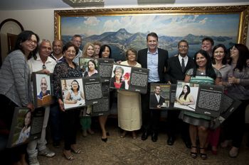 Servidores recebem os retratos do Prata da Casa