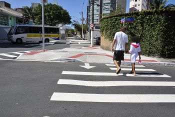 Nova sinalização em Jardim Camburi