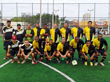 Equipe Independente Futebol Clube, campeã da Copa Vitória de Futebol de Campo das Comunidades - 2ª Divisão 2013