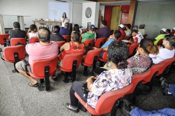 Orientações da vigilância sanitária a vendedores ambulantes