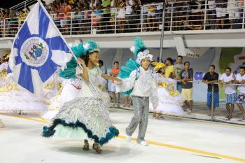 Carnaval 2014 - Escola de Samba Chegou o que Faltava