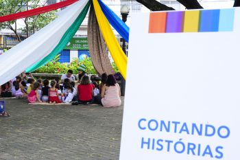 Atividades com crianças da rede municipal de educação no Parque Moscoso