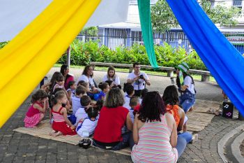 Atividades com crianças da rede municipal de educação no Parque Moscoso