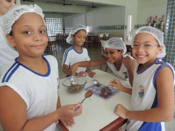 Oficina de nutrição para alunos da rede municipal