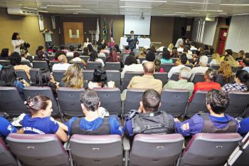 Capacitação da rede de atendimento e proteção à criança e adolescente