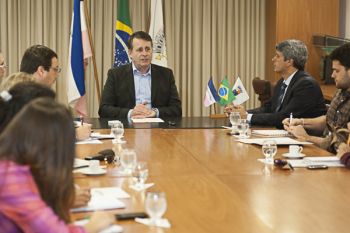 Coletiva - Nota Vitória