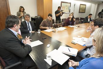 Coletiva - Nota Vitória