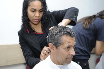 Corte de cabelo para os servidores