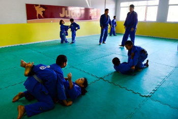 Aula de Judô no Centro de Excelência de Ginásticas e Lutas