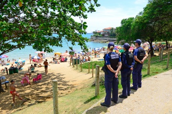 Agentes da Guarda na Ilha do Boi