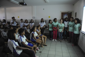 Alunos da EMEF Tancredo de Almeida Neves visitam a EMEF Suzete Cuendet