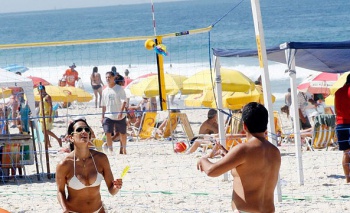 Peteca na praia