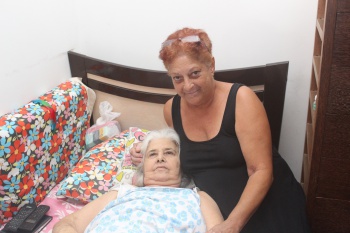 Regina é vizinha amiga no combate ao mosquito no Bairro República