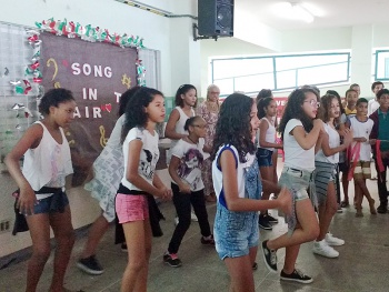 EMEF Ceciliano Abel de Almeida realiza projeto com música e rádio em aulas de inglês