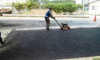Tempo nublado não impede utilização de asfalto a quente em Jardim Camburi