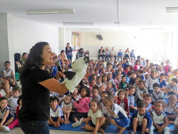 Crianças aprendem sobre proteção e cuidados com os animais