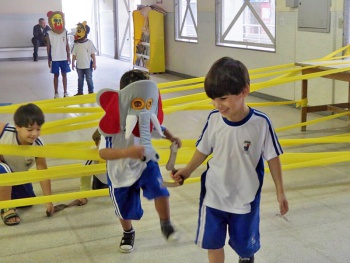 Crianças aprendem sobre proteção e cuidados com os animais