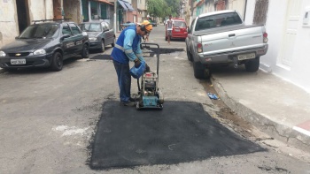 Ação de tapa-buraco é feita em São Pedro