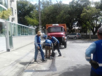 Ruas de Jardim da Penha passam por tapa-buraco